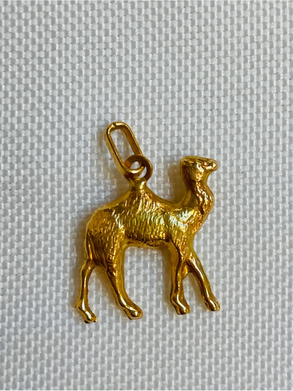 18k Yellow Gold 3D Detailed Camel Pendant Charm